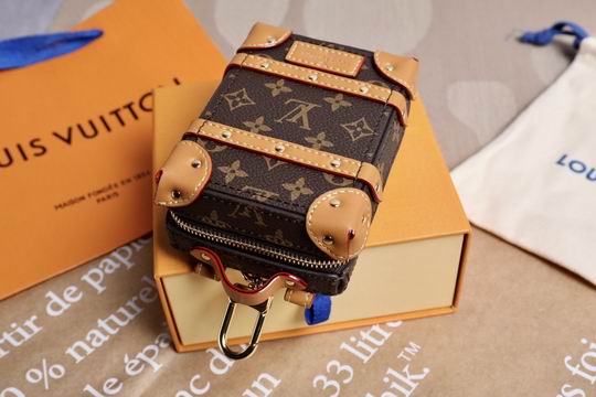 LV keyring 03lyh95